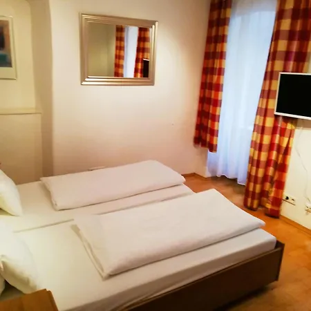 Living Instein Apartment