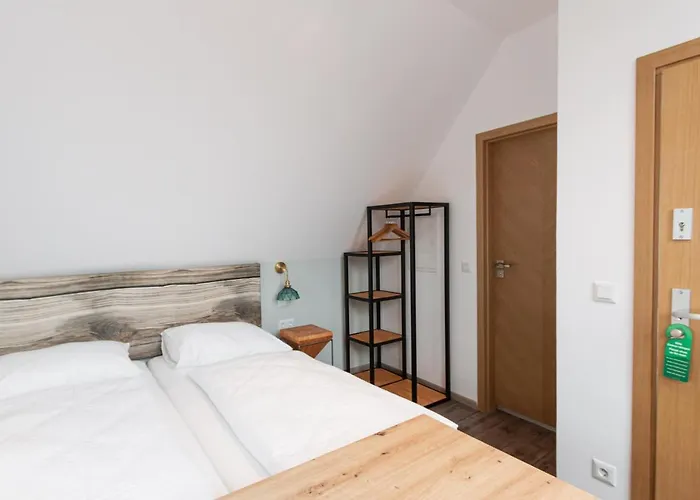 Living Instein Διαμέρισμα